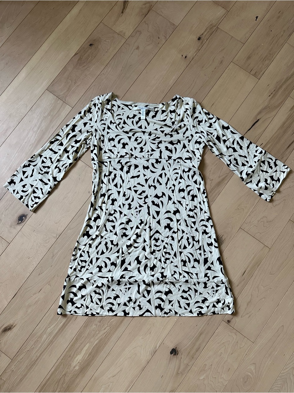 Diane Von Furstenberg Cream & Black Long-Sleeve Patterned Empire Dress